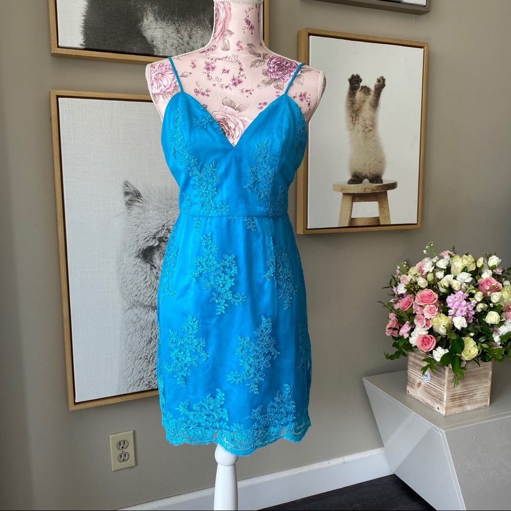 Nbd blue lace dress S NWOT